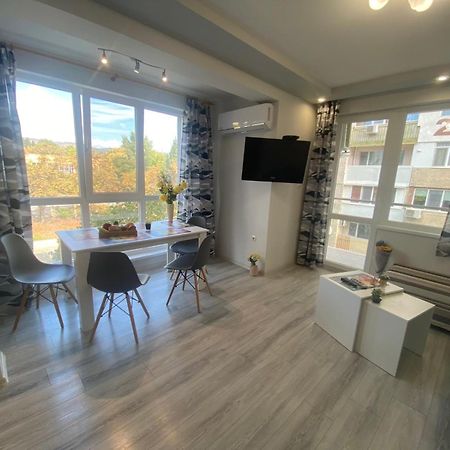 Уютен Нов Апартамент - Стара Загора С Две Спални Apartment Екстериор снимка