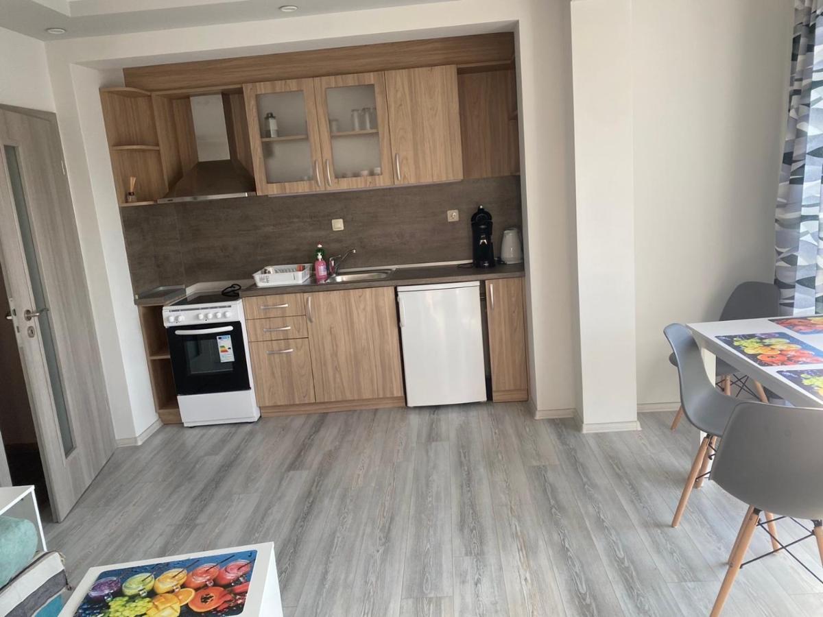 Уютен Нов Апартамент - Стара Загора С Две Спални Apartment Екстериор снимка