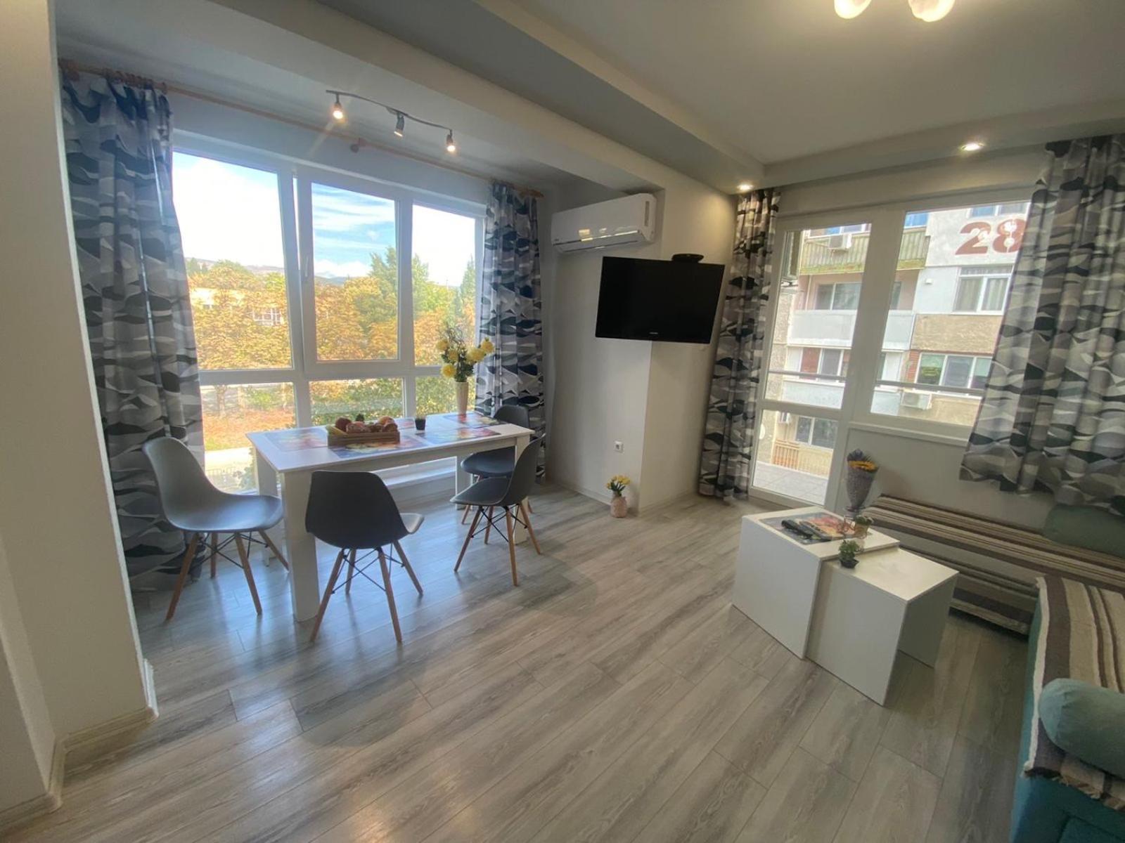 Уютен Нов Апартамент - Стара Загора С Две Спални Apartment Екстериор снимка